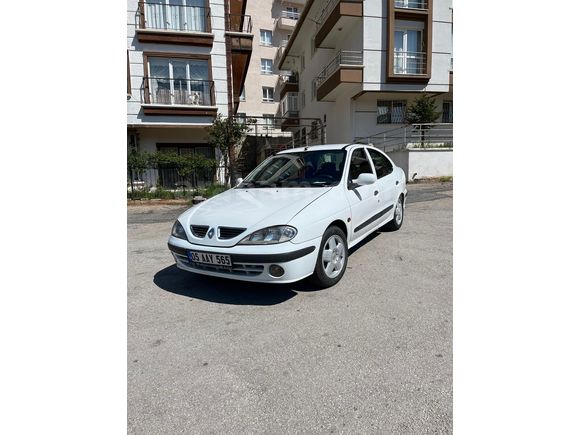 Sahibinden Renault Megane 1.6 RXT 2000 Model