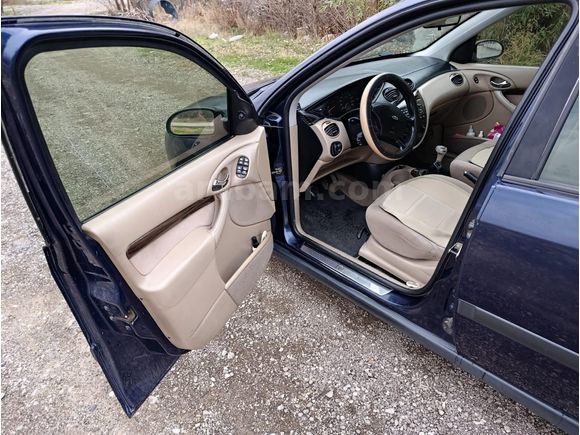 Sahibinden Ford Focus 1.6 Ghia 2001 Model