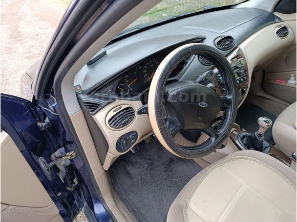Sahibinden Ford Focus 1.6 Ghia 2001 Model