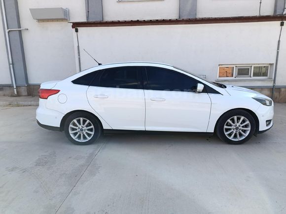 Sahibinden Ford Focus 1.6 Ti-VCT Titanium 2015 Model  261.500 km Beyaz