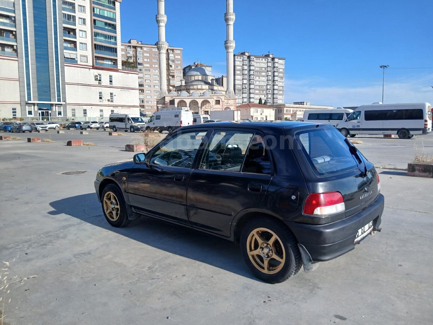 Sahibinden Daihatsu Charade 1.3 CX 1998 Model İstanbul 343.000 km Siyah 5