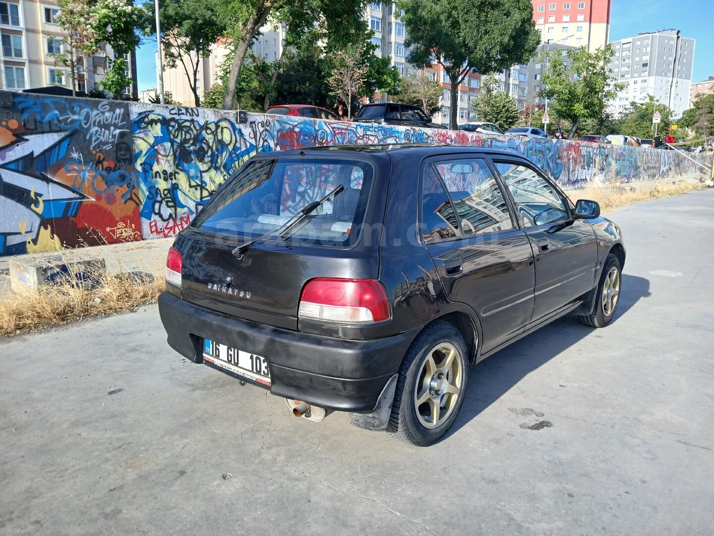Sahibinden Daihatsu Charade 1.3 CX 1998 Model İstanbul 343.000 km Siyah 4