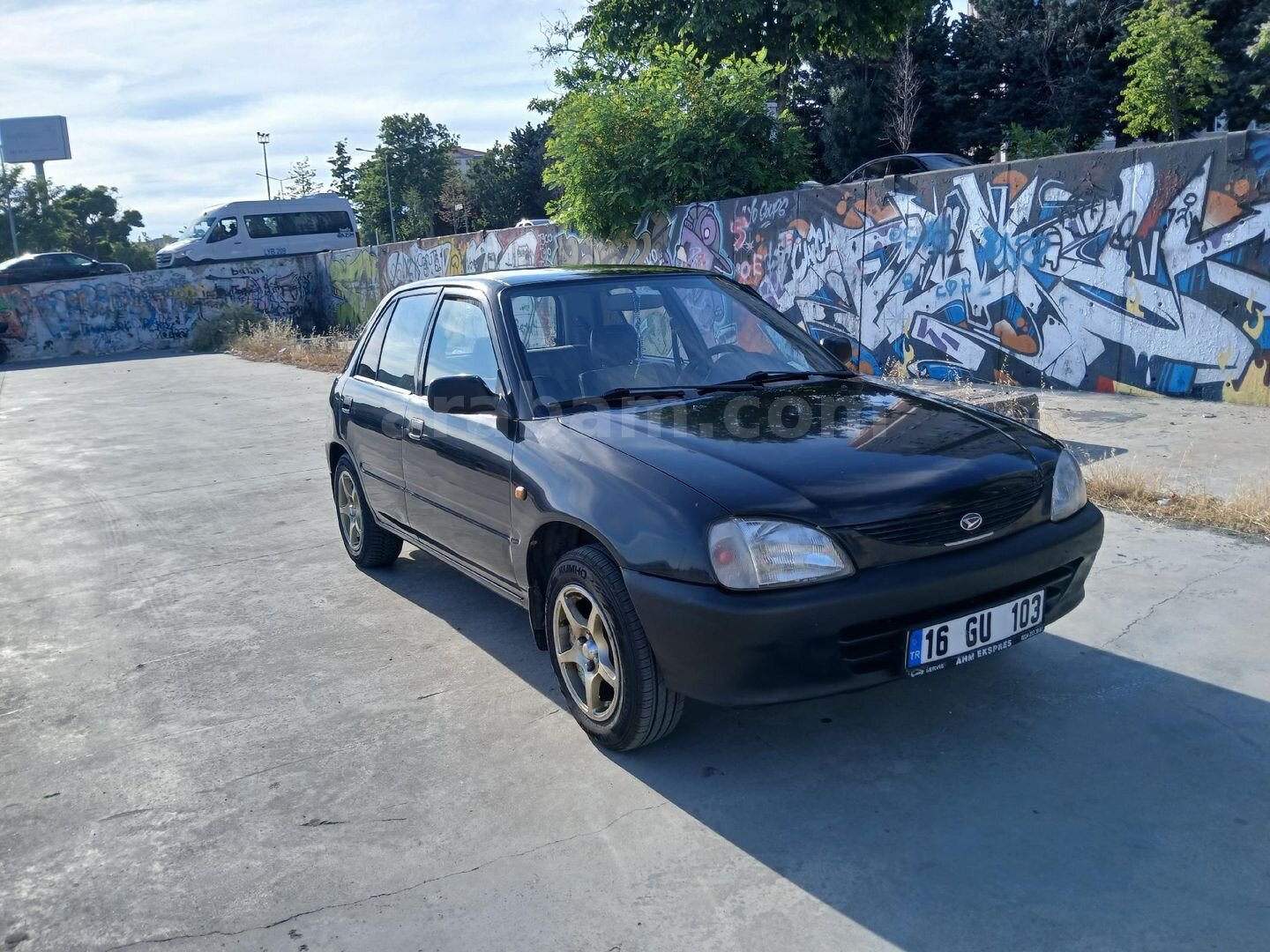 Sahibinden Daihatsu Charade 1.3 CX 1998 Model İstanbul 343.000 km Siyah 7