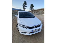 Sahibinden Honda Civic 1.6i VTEC Eco Premium 2013 Model 