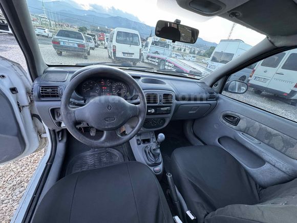 Galeriden Renault Clio 1.4 RNA 2001 Model Gaziantep