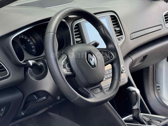 2018 MODEL MEGANE 4 OTOMATİK 1.5DCİ TESLA EKRAN