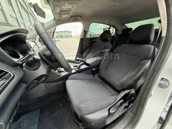2018 MODEL MEGANE 4 OTOMATİK 1.5DCİ TESLA EKRAN
