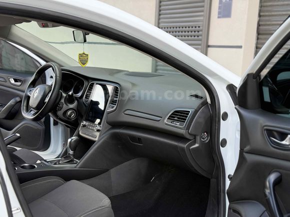 2018 MODEL MEGANE 4 OTOMATİK 1.5DCİ TESLA EKRAN
