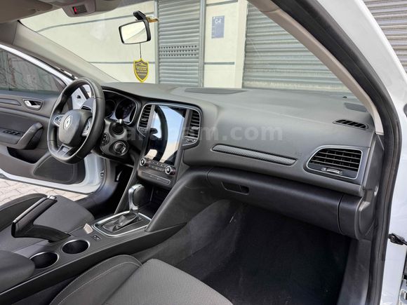 2018 MODEL MEGANE 4 OTOMATİK 1.5DCİ TESLA EKRAN