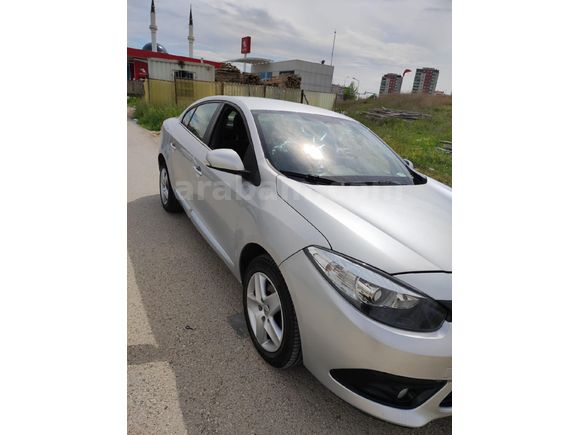 Sahibinden Temiz Fluence 1.5 dCi Touch 2015 Model