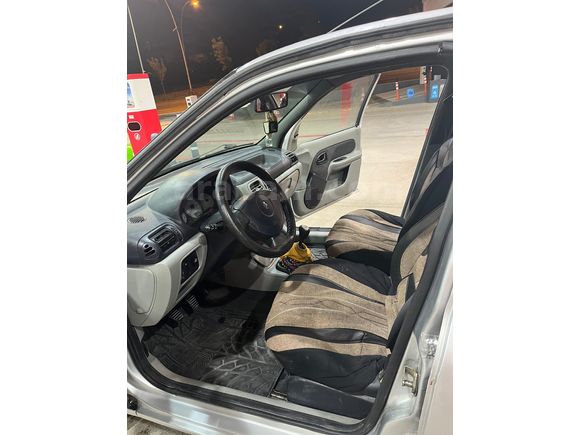 Sahibinden Renault Clio 1.4 enjeksiyon 2005 Model