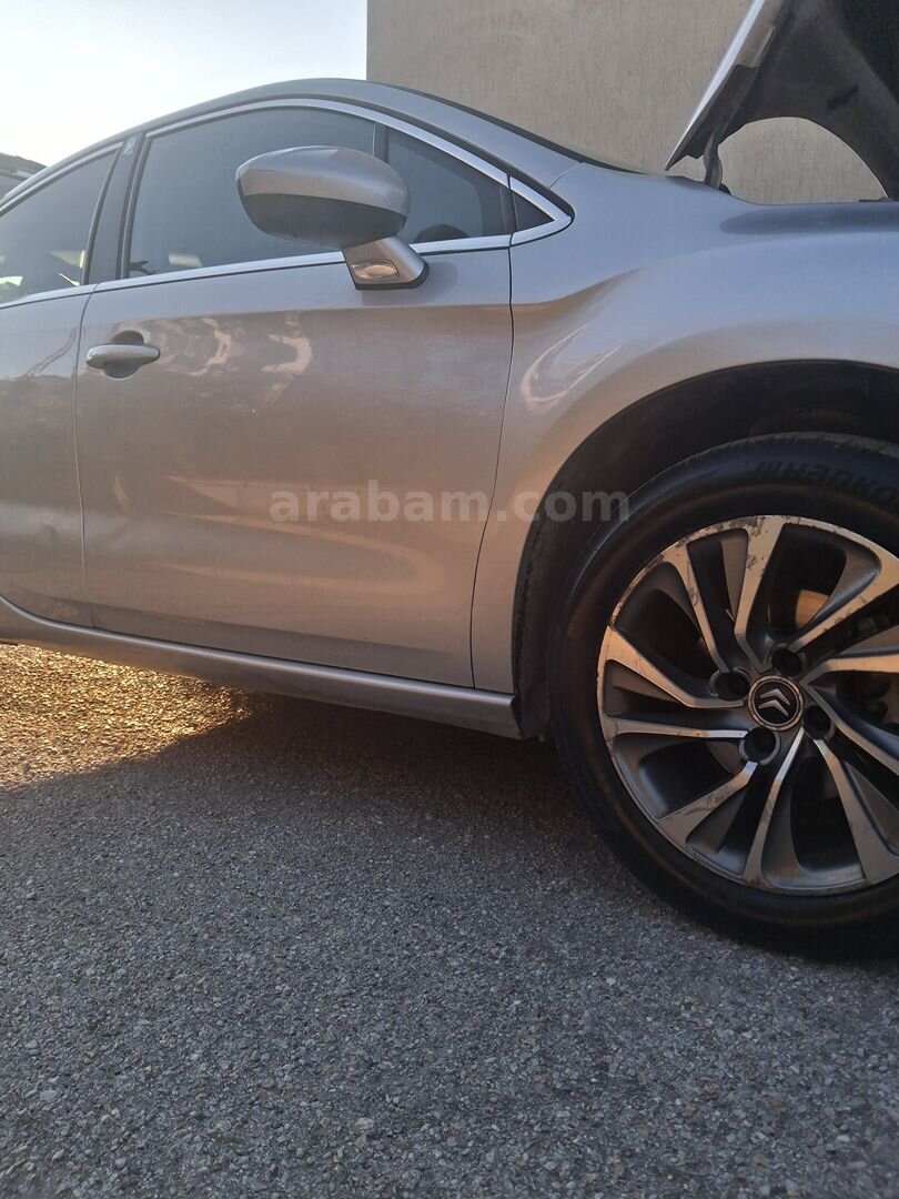 Sahibinden DS Automobiles DS4 1.6 e-HDi D-Style 2012 Model Ankara 350.000 km Gri (Gümüş) 6