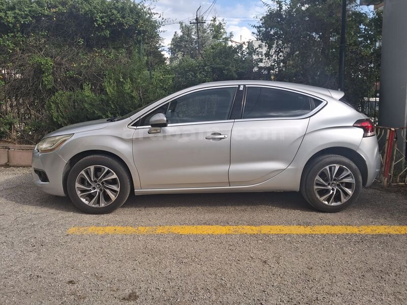 Sahibinden DS Automobiles DS4 1.6 e-HDi D-Style 2012 Model Ankara 350.000 km Gri (Gümüş)
