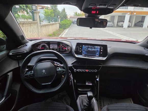 Sahibinden Peugeot 2008 1.2 PureTech Active 2022 Model  90.000 km Kırmızı
