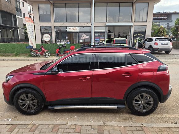 Sahibinden Peugeot 2008 1.2 PureTech Active 2022 Model  90.000 km Kırmızı