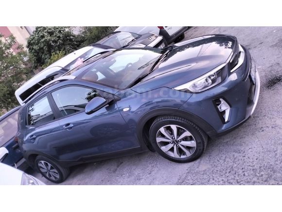 Sahibinden Kia Stonic 1.4 MPI Business 2022 Model İstanbul 93.000 km Mavi