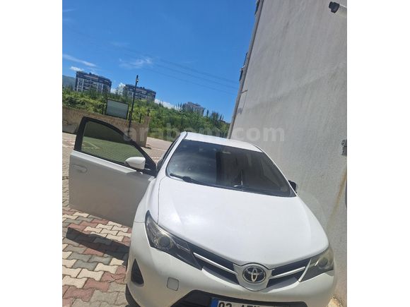 Sahibinden Toyota Auris 1.33 Life 2013 Model