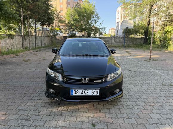 Sahibinden Honda Civic 1.6 İVTEC Dream 2012 Model  157.000 km Siyah