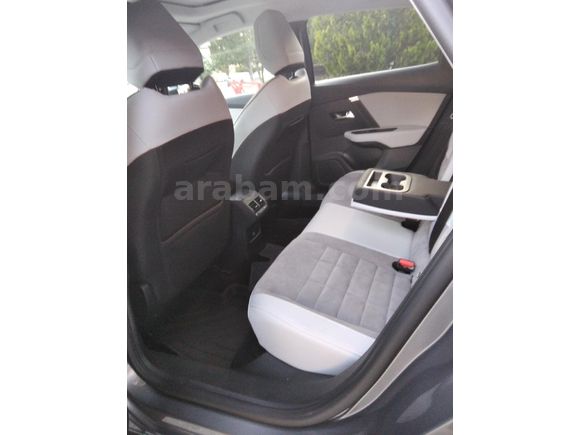 İLK SAHİBİNDEN DEĞİŞENSİZ BOYASIZ CİTROEN C4 1.2 PURETECH MAX 2025 MODEL SUNROOF'LU