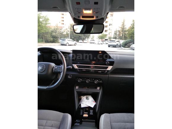 İLK SAHİBİNDEN DEĞİŞENSİZ BOYASIZ CİTROEN C4 1.2 PURETECH MAX 2025 MODEL SUNROOF'LU