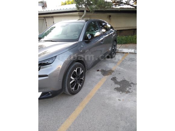 İLK SAHİBİNDEN DEĞİŞENSİZ BOYASIZ CİTROEN C4 1.2 PURETECH MAX 2025 MODEL SUNROOF'LU