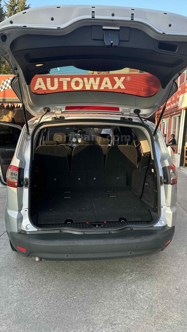 Sahibinden Ford S-Max 2.0 TDCi Titanium 2013 Model İstanbul 243.000 km Füme 6