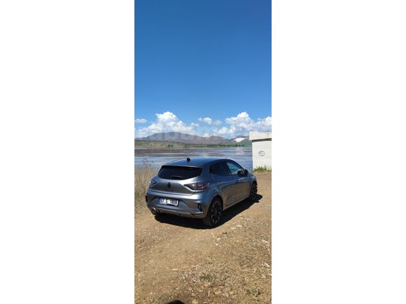 Sahibinden Renault Clio 1.0 TCe Techno Esprit Alpine 2023 Model