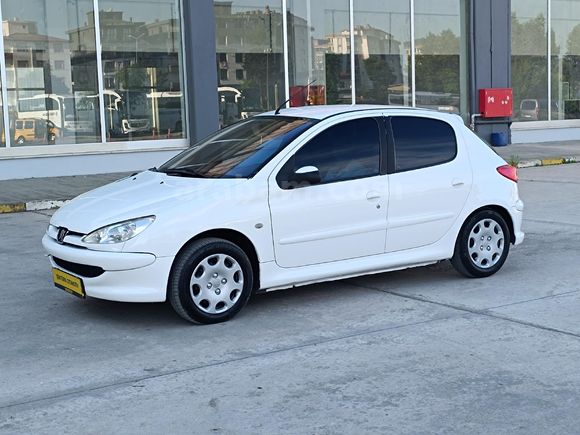 ŞENTÜRKLERDEN Peugeot 206 1.4 HDi X-Design KLİMALI