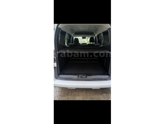 Sahibinden Renault Kangoo Multix 1.3 TCe Iconic 2024 Model