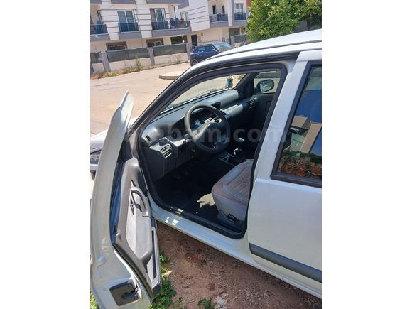 Sahibinden Renault Clio 1.4 RT 1997 Model Klimalı