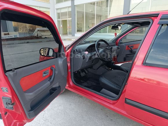 ŞENTÜRKLERDEN CLİO OTOMATİK 180 BİNDE ARAÇ MASRAFSIZ BAKIMLI