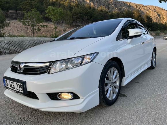 Sahibinden Honda Civic 1.6i VTEC Premium 2012 Model 
