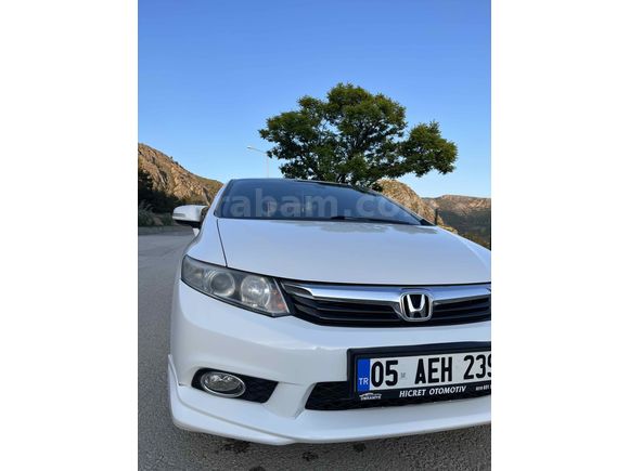 Sahibinden Honda Civic 1.6i VTEC Premium 2012 Model 