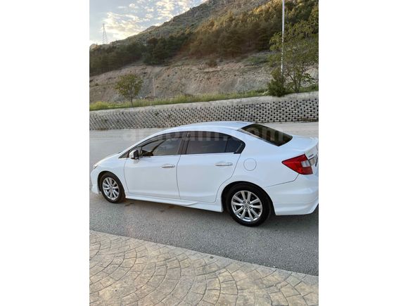 Sahibinden Honda Civic 1.6i VTEC Premium 2012 Model 