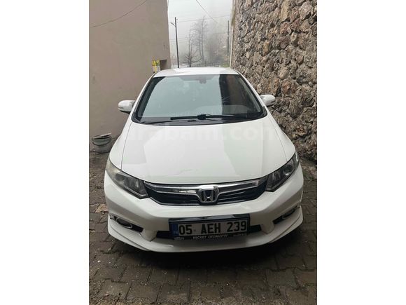 Sahibinden Honda Civic 1.6i VTEC Premium 2012 Model 