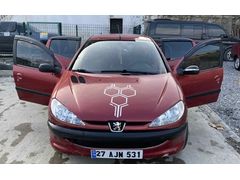 Sahibinden Peugeot 206 1.4 X-line 2004 Model  270.000 km Kırmızı