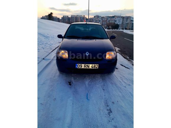 Sahibinden Renault Clio 1.4 RNA 2000 Model  149.000 km Lacivert