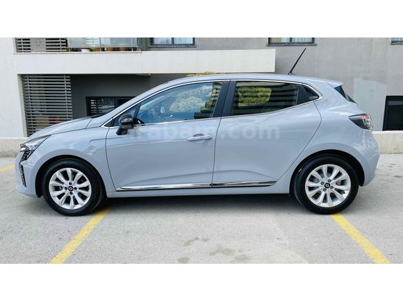 Sahibinden Renault Clio 1.0 TCe Evolution 2025 Model 