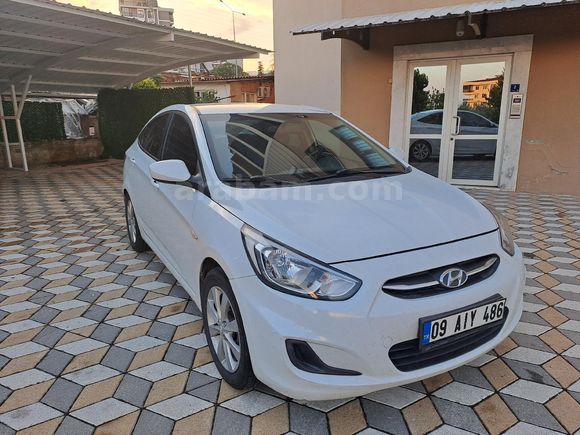 Sahibinden Hyundai Accent Blue 1.4 D-CVVT Mode Plus 2017 Model Aydın 118.000 km Beyaz