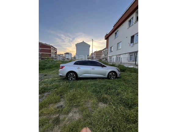 Sahibinden Renault Megane 1.5 Blue DCI Touch 2019 Model 