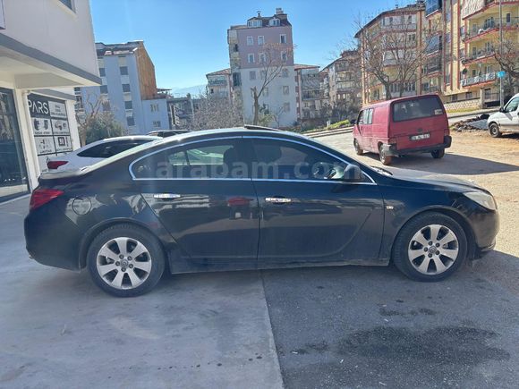 Sahibinden Opel Insignia 2.0 CDTI Edition 2011 Model  278.000 km Siyah