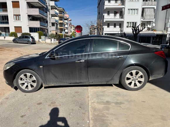 Sahibinden Opel Insignia 2.0 CDTI Edition 2011 Model  278.000 km Siyah