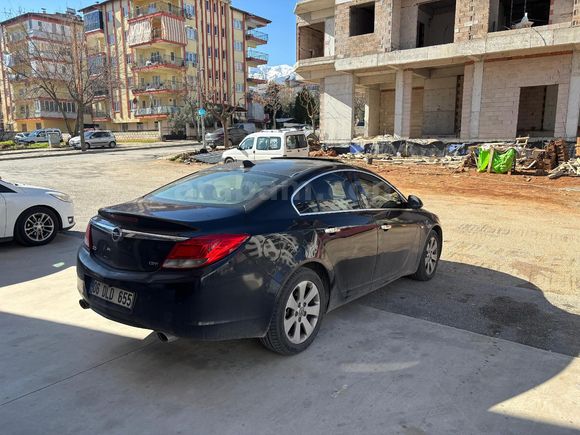 Sahibinden Opel Insignia 2.0 CDTI Edition 2011 Model  278.000 km Siyah