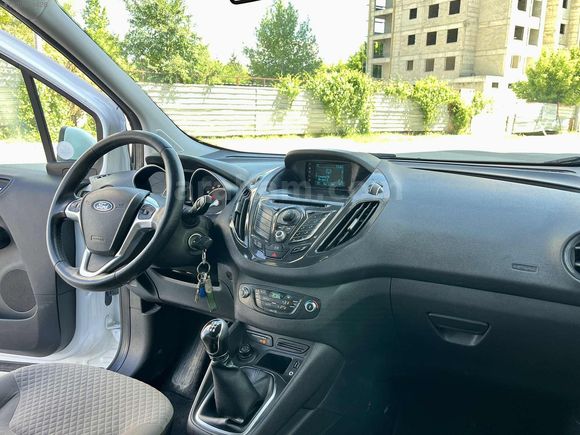 YNR AUTO'DAN 2016 COURİER 1.6 TDCİ TİTANİUM 68 BİN KM'DE