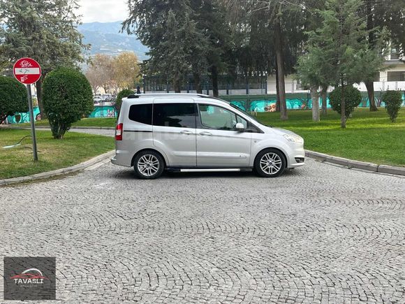 FORD COURİER TİTANİUM