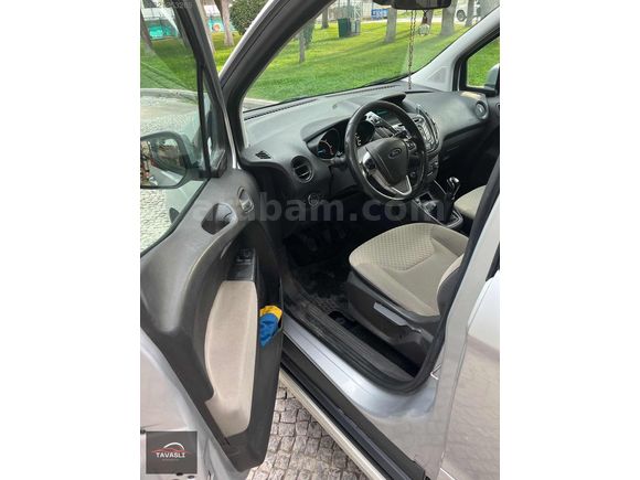 FORD COURİER TİTANİUM