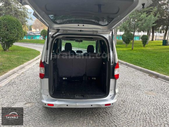 FORD COURİER TİTANİUM