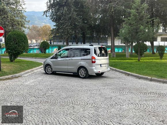 FORD COURİER TİTANİUM