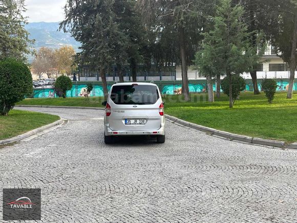 FORD COURİER TİTANİUM