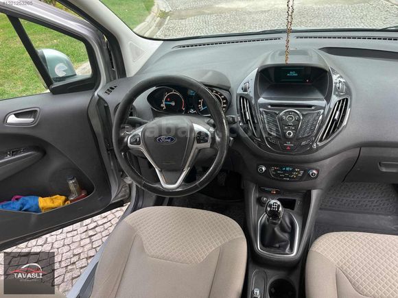 FORD COURİER TİTANİUM